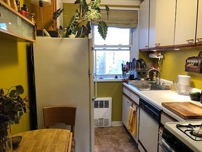 1717 E 18th St in Brooklyn, NY - Building Photo - Building Photo