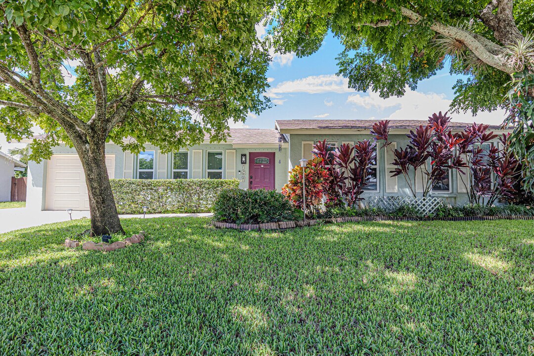 787 Carissa Dr in Royal Palm Beach, FL - Building Photo