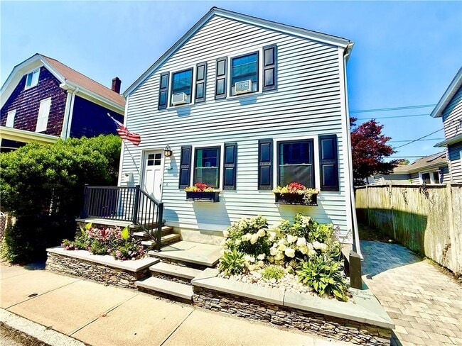 property at 22 Dixon St