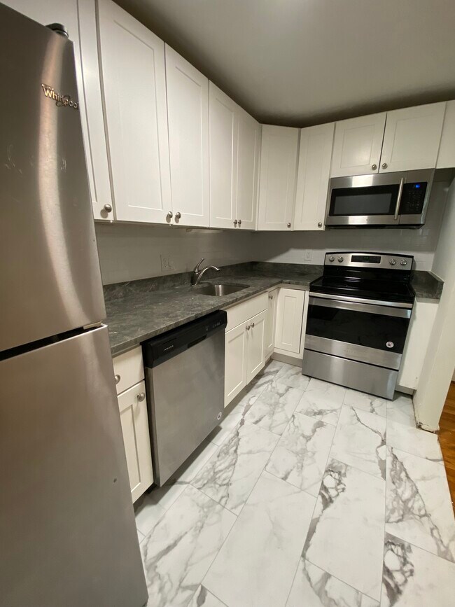 260 Mt Auburn St, Unit 2E in Watertown, MA - Building Photo - Building Photo