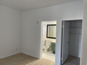 525 S Berendo St in Los Angeles, CA - Building Photo - Building Photo