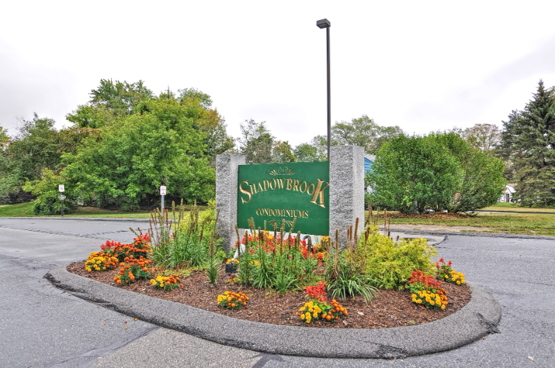 6 Kennedy Ln in Milford, MA - Foto de edificio