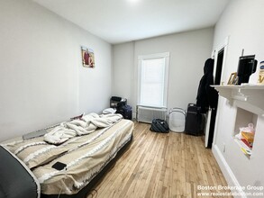 158 Boston St, Unit 2 in Boston, MA - Building Photo - Building Photo