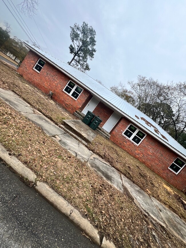 626 Catalpa Ave, Unit 2