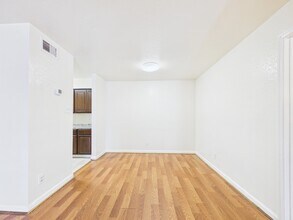 9700 Leawood Blvd in Houston, TX - Foto de edificio - Building Photo