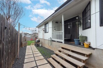 8903 Palace Pkwy in Austin, TX - Building Photo - Building Photo
