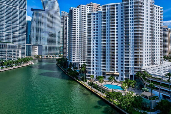 701 Brickell Key Blvd