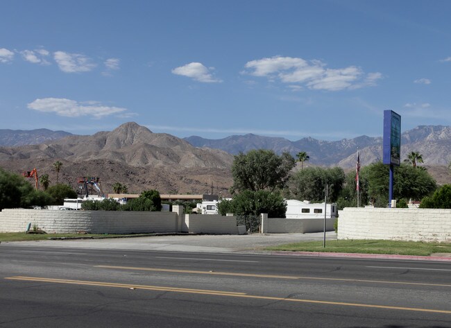 35901 Cathedral Canyon Dr in Cathedral City, CA - Building Photo - Building Photo