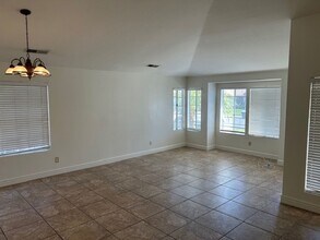 29750 Calle Palmas in Temecula, CA - Building Photo - Building Photo