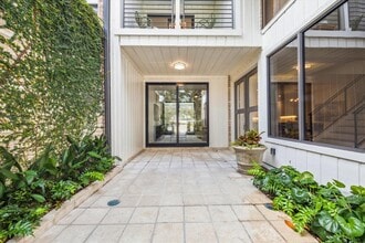 40 River Hollow Ln in Houston, TX - Building Photo - Building Photo