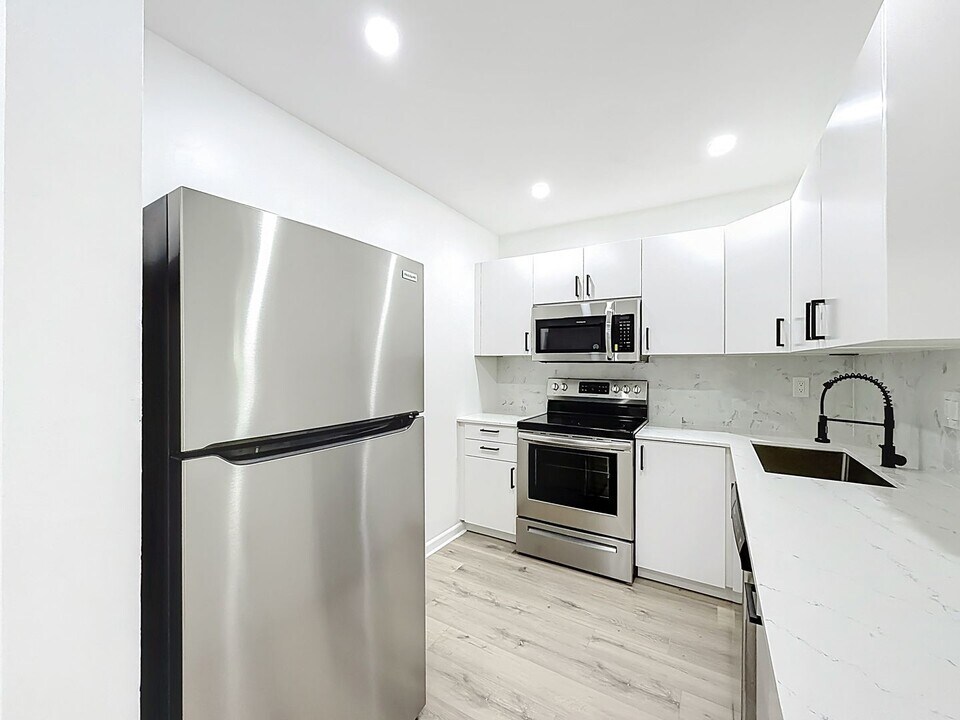 480 NW 20th St in Boca Raton, FL - Building Photo