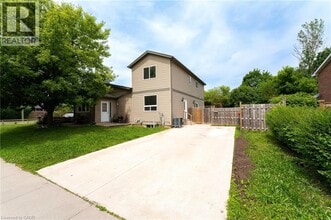 120 Jansen Ave in Kitchener, ON - Building Photo - Building Photo