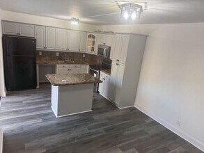 724 Springdale Cir in Palm Springs, FL - Building Photo - Building Photo