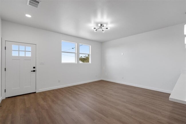 property at 533 Hackberry Rd