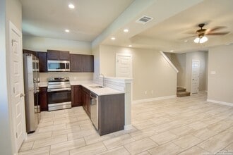 8414 V. Verona in San Antonio, TX - Building Photo - Building Photo