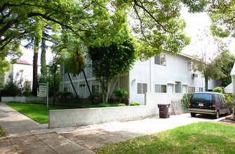 1044 Ruberta Ave in Glendale, CA - Building Photo - Building Photo