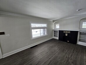 9614 McCracken Rd in Garfield Heights, OH - Building Photo - Building Photo