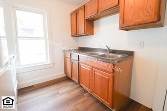 721 Greenlawn Ave-Unit -721 Greenlawn Ave Apt 2 in Fort Wayne, IN - Building Photo - Building Photo