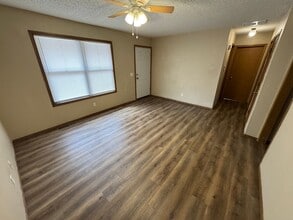 925 N Homewood Ave in Springfield, MO - Building Photo - Building Photo