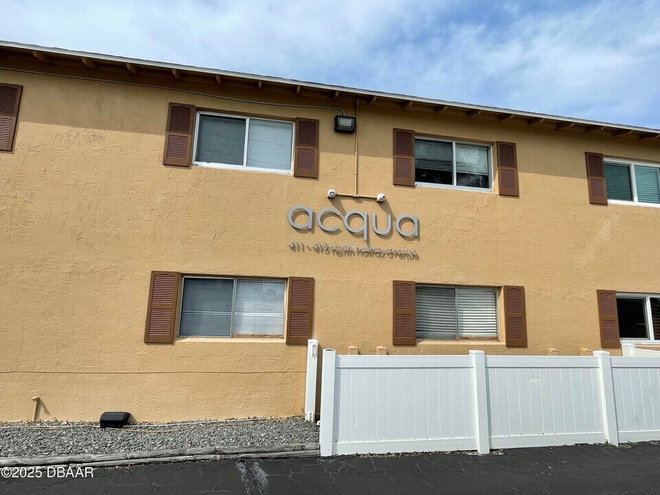 411 N Halifax Ave in Daytona Beach, FL - Building Photo