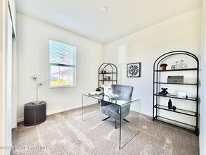 386 Glaspell Cir SE in Palm Bay, FL - Building Photo - Building Photo