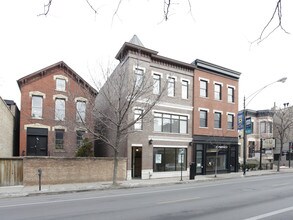 912 W Armitage Ave in Chicago, IL - Building Photo - Building Photo