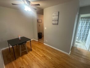 7854 S South Shore Dr in Chicago, IL - Building Photo - Building Photo