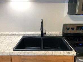 353 Hillside St, Unit 353 Hillside #1 in Asheville, NC - Building Photo - Building Photo