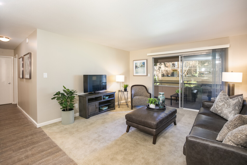 Summerwind Apartments in San Jose, CA | ApartmentHomeLiving.com