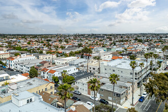 12 Argonne Ave in Long Beach, CA - Building Photo - Building Photo