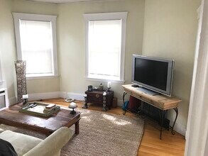 29 Wachusett Ave, Unit 29 Wachusett Ave in Arlington, MA - Building Photo - Building Photo