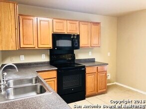 10822 Arabian Gate in San Antonio, TX - Building Photo - Building Photo