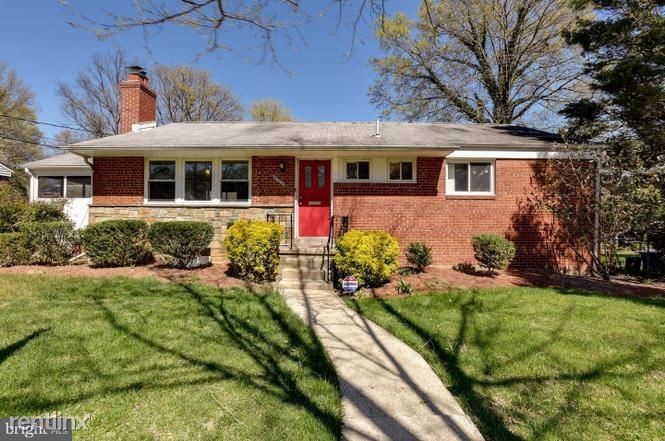 6703 41st Ave in University Park, MD - Foto de edificio
