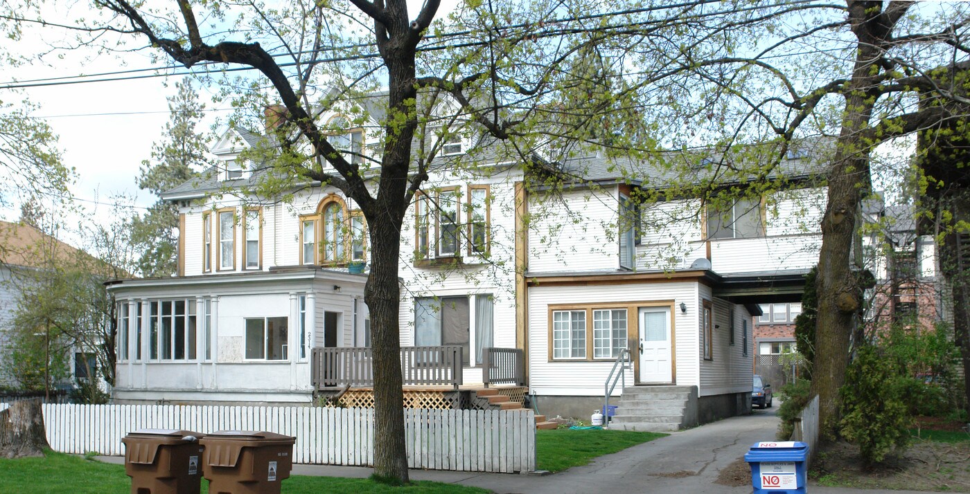 2314 W 2nd Ave in Spokane, WA - Foto de edificio