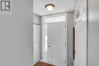 11 Kincardine Dr in Ottawa, ON - Building Photo - Building Photo
