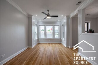 3055 N Kimball Ave in Chicago, IL - Building Photo - Building Photo