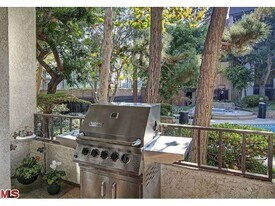 8711 Falmouth Ave, Unit #108 in Los Angeles, CA - Building Photo