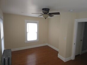 531 Berkshire Ave, Unit 3-Bedroom Apartment in Springfield, MA - Foto de edificio - Building Photo