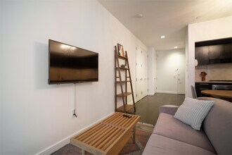 95 Wall St in New York, NY - Building Photo - Building Photo