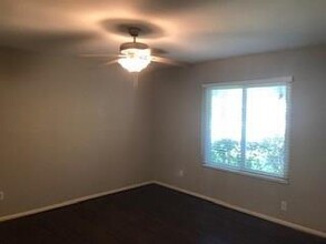 2419 Old Fort Rd in Sugar Land, TX - Building Photo - Building Photo