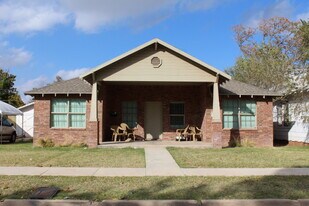 2004 16th St in Lubbock, TX - Building Photo