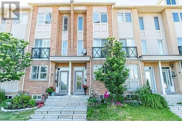 22 Market Garden Mews in Toronto, ON - Building Photo