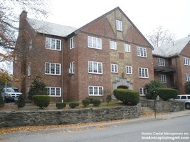 14 Mount Ida St in Newton, MA - Building Photo