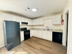 1615 Cedar Shoals Dr in Athens, GA - Building Photo - Building Photo