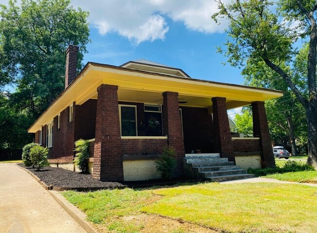 property at 327 N Willett St