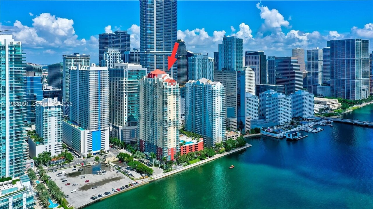 1155 Brickell Bay Dr, Unit 3011 in Miami, FL - Building Photo