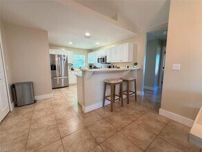 2937 SW 8th Pl in Cape Coral, FL - Foto de edificio - Building Photo