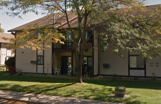 800 E Smith St in Buchanan, MI - Building Photo - Building Photo