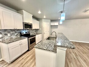 1302 N Clinton Ave in Lubbock, TX - Building Photo - Building Photo