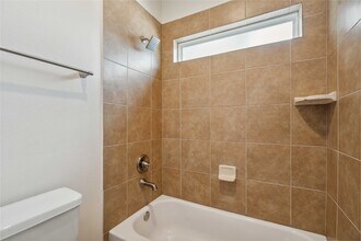 5402 Jonathan Ln in Houston, TX - Building Photo - Building Photo